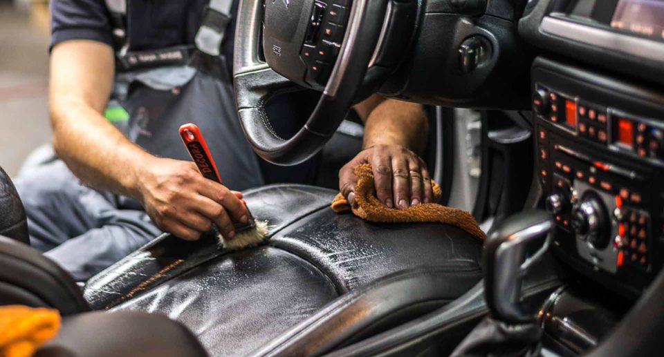 Fahrzeugpflege und Aufbereitung: Das Auto zum Glänzen bringen! ✨